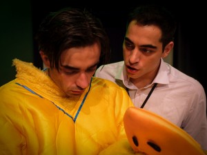 Αγρίνιο: Συνεχίζεται μέχρι 10 Μαΐου η τρυφερή κωμωδία "ΕΛΙΑ-ΚΑΠΝΟΣ-ΠΑΝΑΙΤΩΛΙΚΟΣ" (Σ/Κ 2-3/5 | Παρ 8/5 | Σ/Κ 9-10/5/2026)